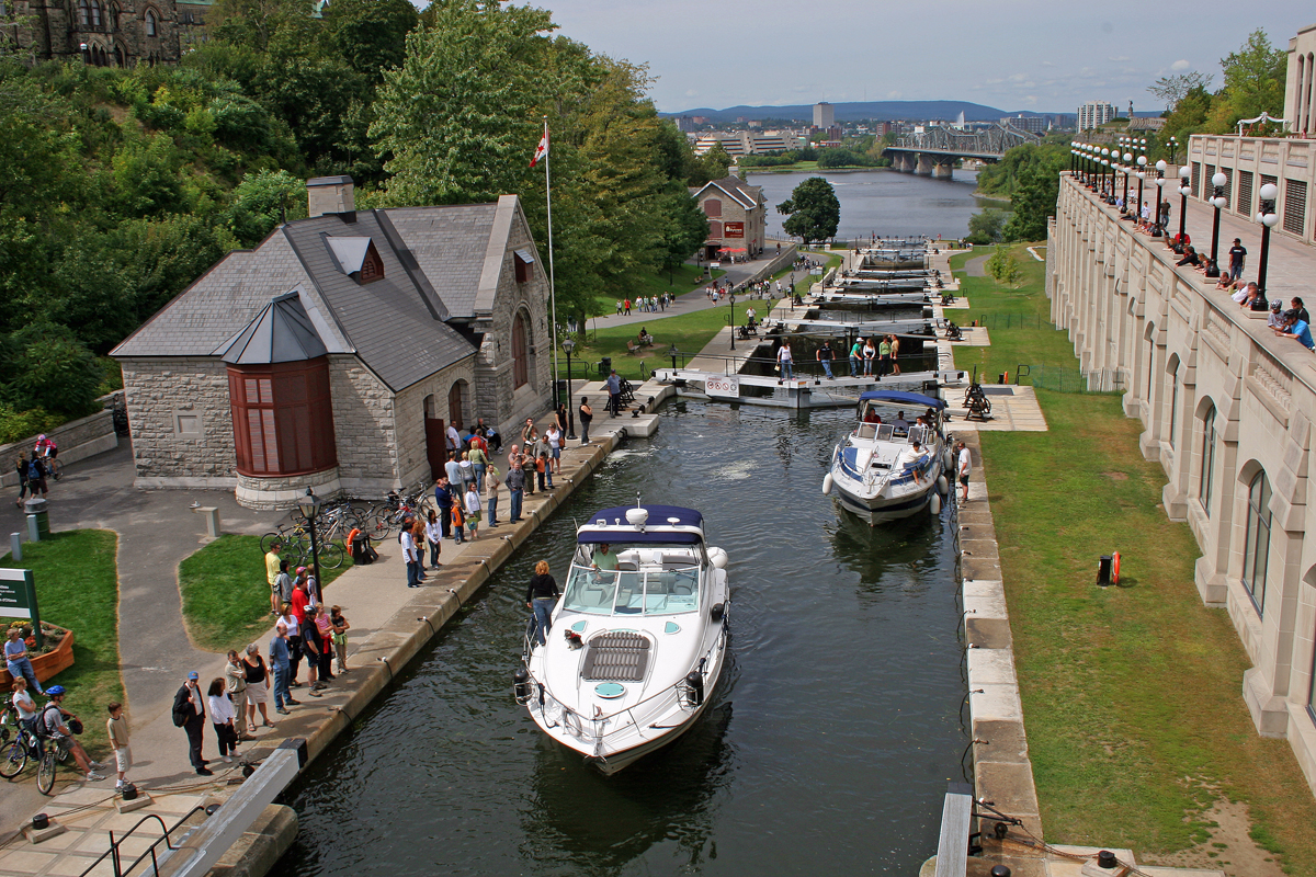 rideau canal boat trips
